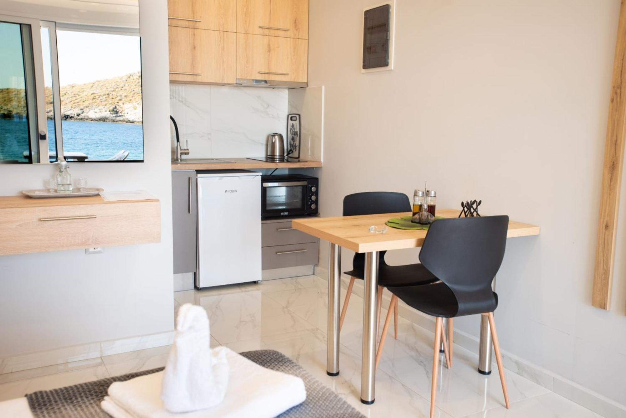 Beachfront Studio Kyma West ~ Crete's Hidden Gem Kaloi Limenes Exterior foto